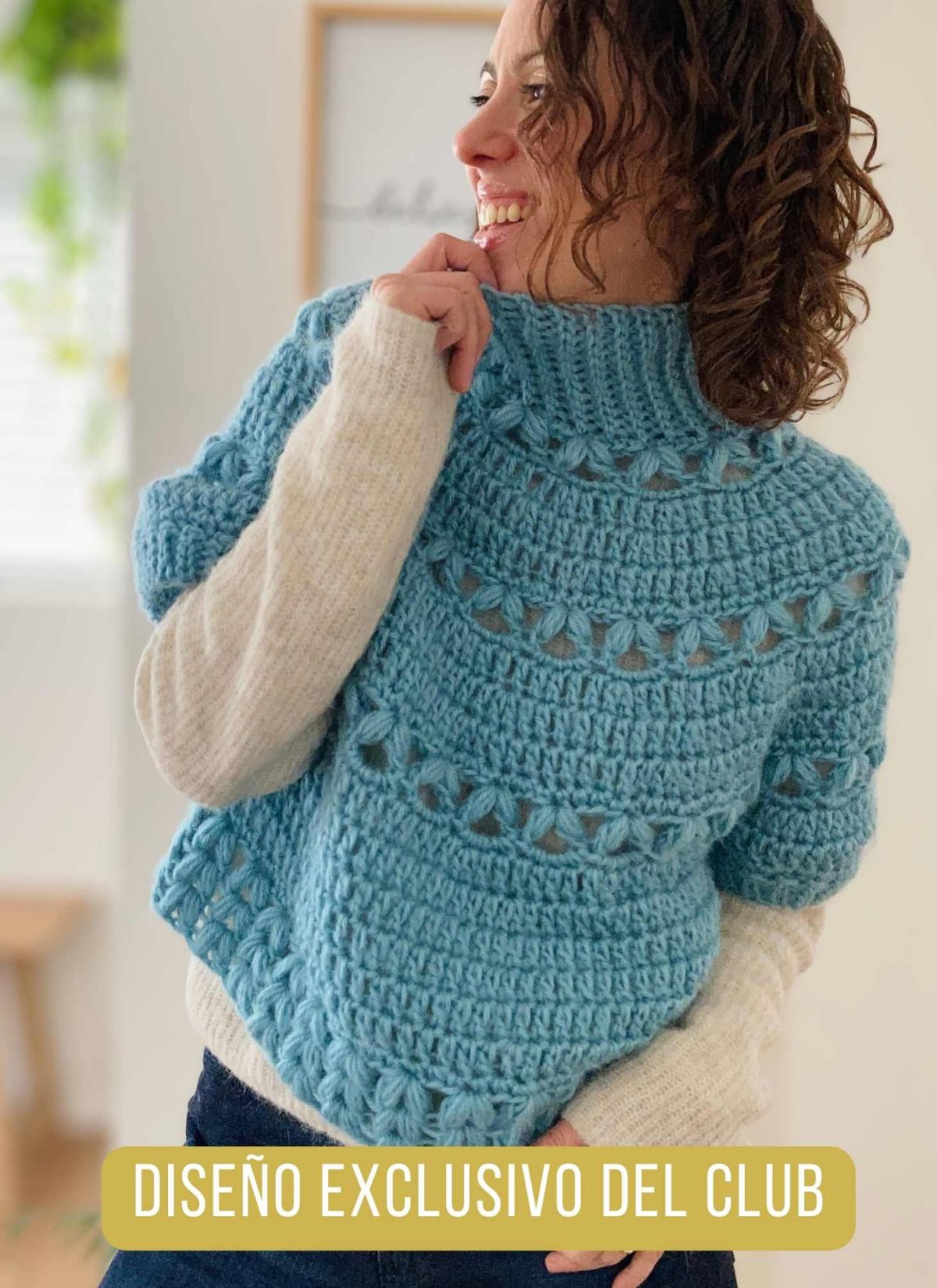 Poncho con Mangas: Técnica Top Down con Canesú Circular